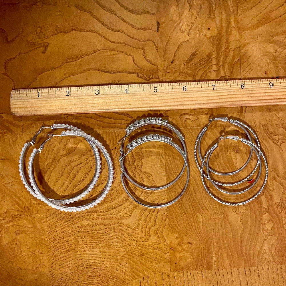 Large hoop earrings (3 pairs)
